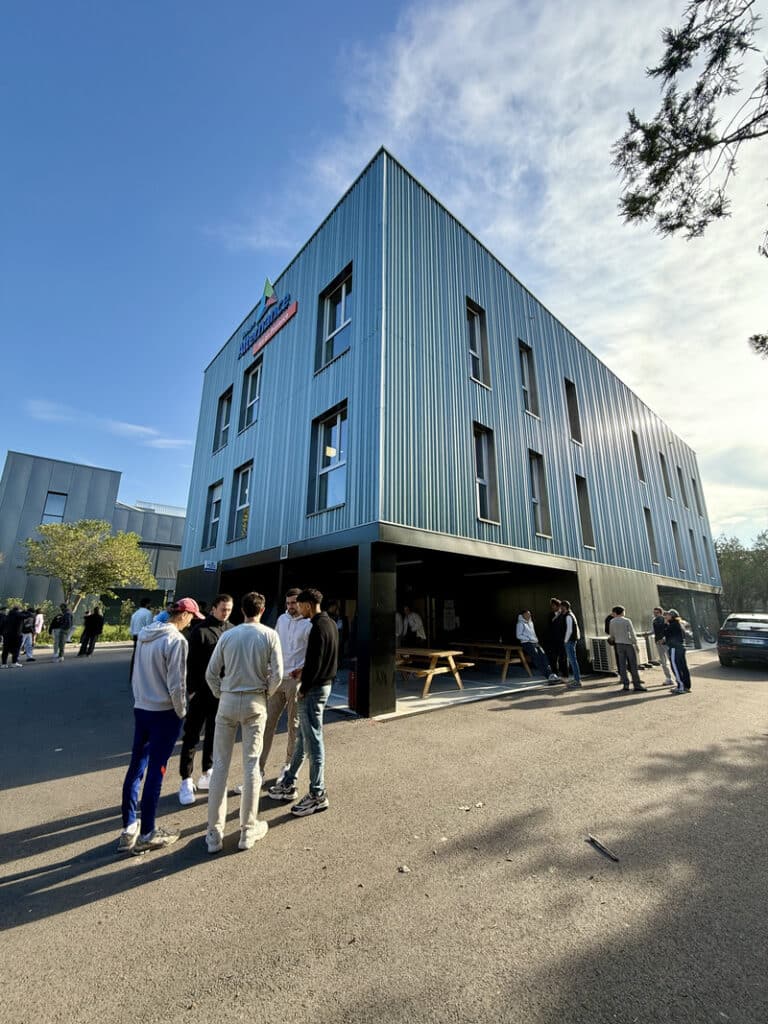 extérieur école Aix-en-Provence