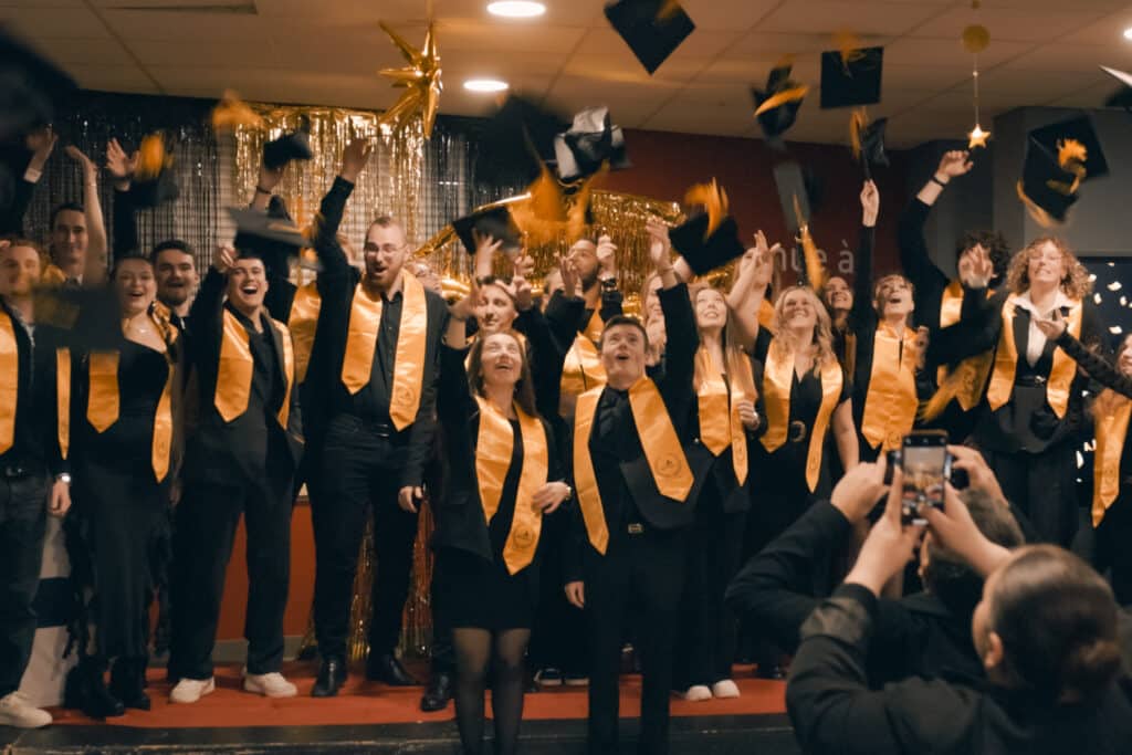 Jeter de chapeaux remise des diplômes